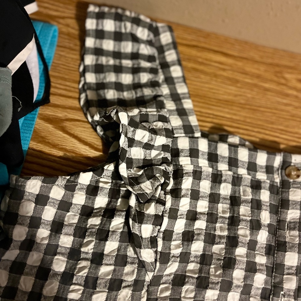 Button down - Picture 3 of 5